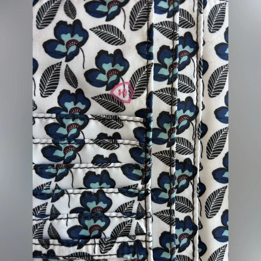 Vera Bradley RFID On theGo Wristlet Bradford Plaid Performance Twill Floral Gray - Picture 4 of 5
